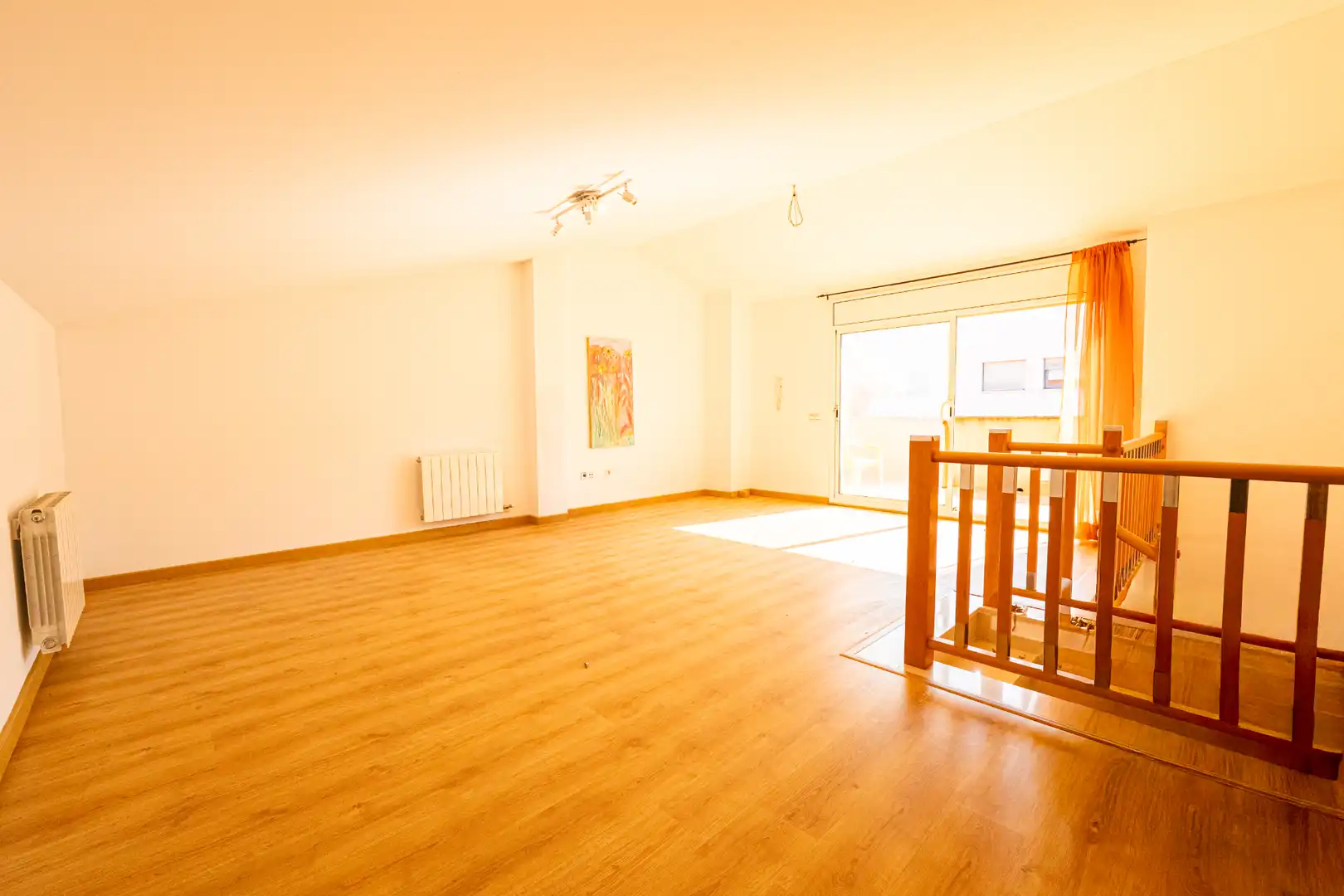 Sala d'estar de Casa adosada en venda en El Vendrell amb Terrassa i Balcó