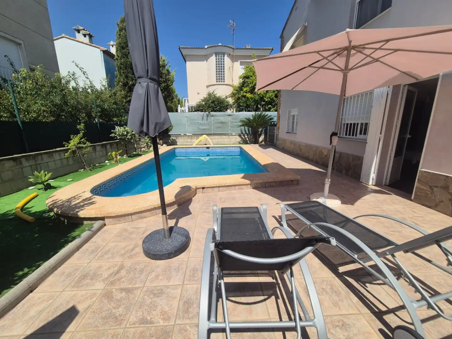 Xalet amb piscina en venda a Oliva Playa