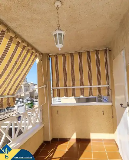Terrassa de Pis en venda en Torrevieja amb Terrassa, Moblat i Piscina comunitària