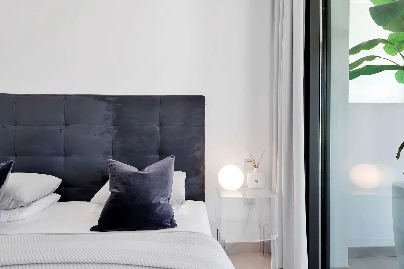 Habitación de Apartamento en venta en Estepona con Terraza, Trastero y Amueblado