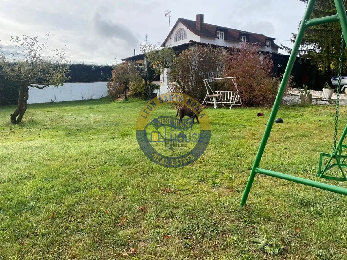 Casa o chalet en venta en Garrafe de Torío con Calefacción, Jardín privado y Parquet