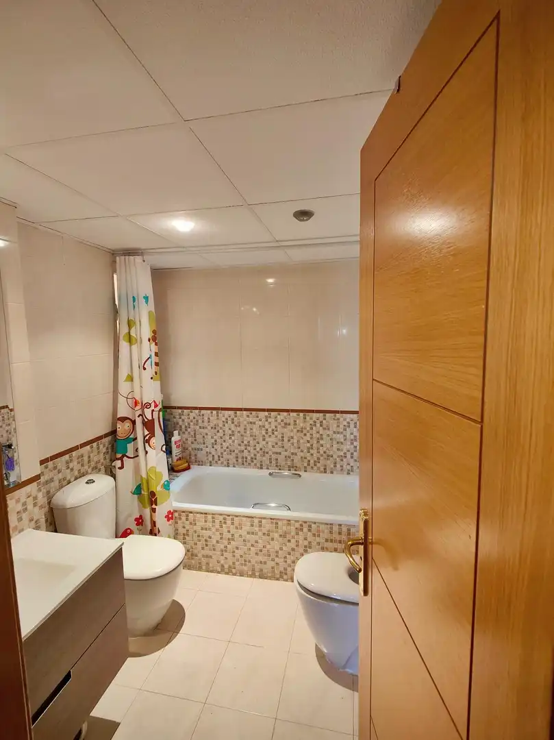 Badezimmer von Wohnung zum Verkauf in Valdemoro mit Klimaanlage, Parkett und Abstellraum