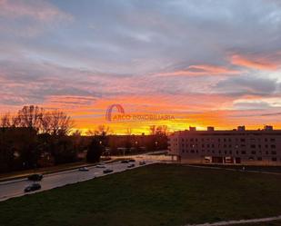 Vista exterior de Dúplex en venda en Burgos Capital amb Calefacció, Parquet i Terrassa