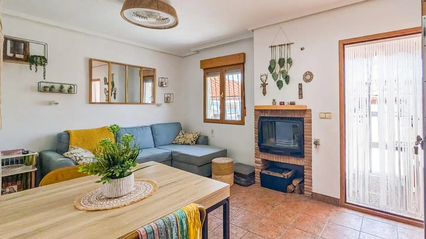 Sala de estar de Casa adosada en venta en Santa Pola con Aire acondicionado, Terraza y Amueblado