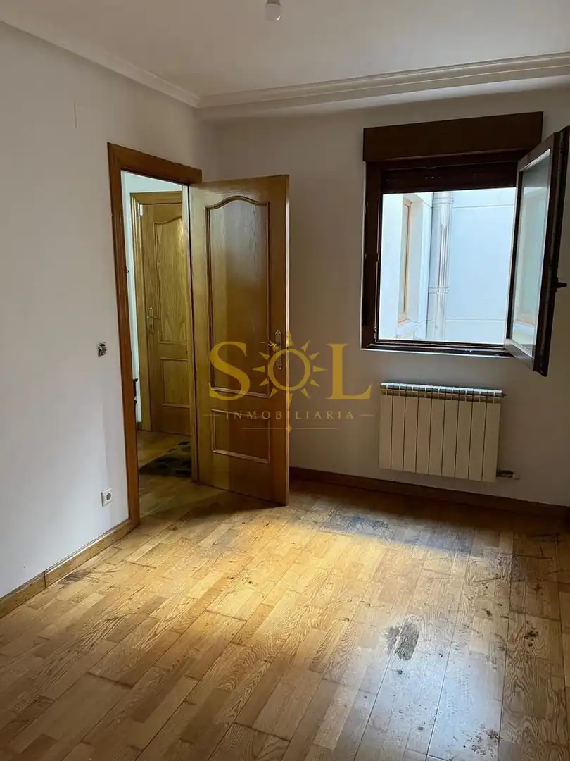 Piso en venta en León Capital  con Calefacción, Parquet y TV