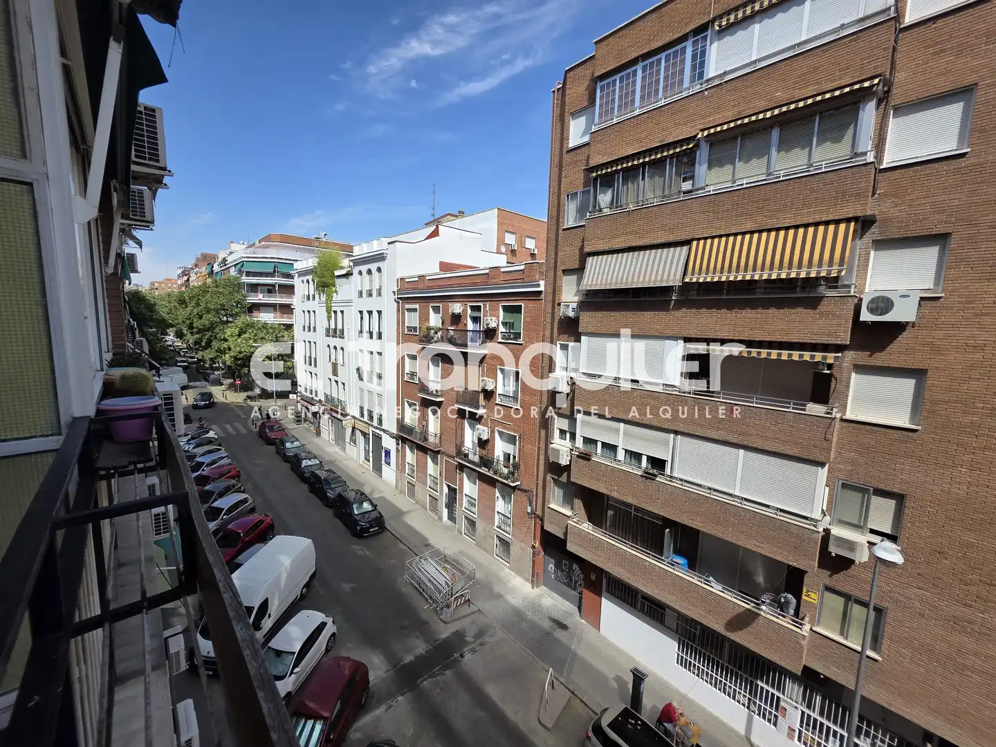 Vista exterior de Pis de lloguer en Madrid amb Terrassa, Moblat i Rentadora