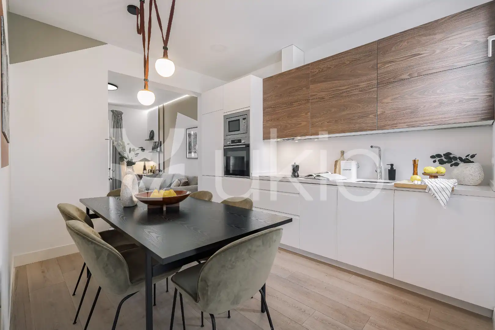 Cuina de Apartament de lloguer en Madrid amb Aire condicionat, Calefacció i Moblat