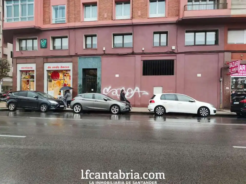 Local comercial en venta en Castilla - Hermida
