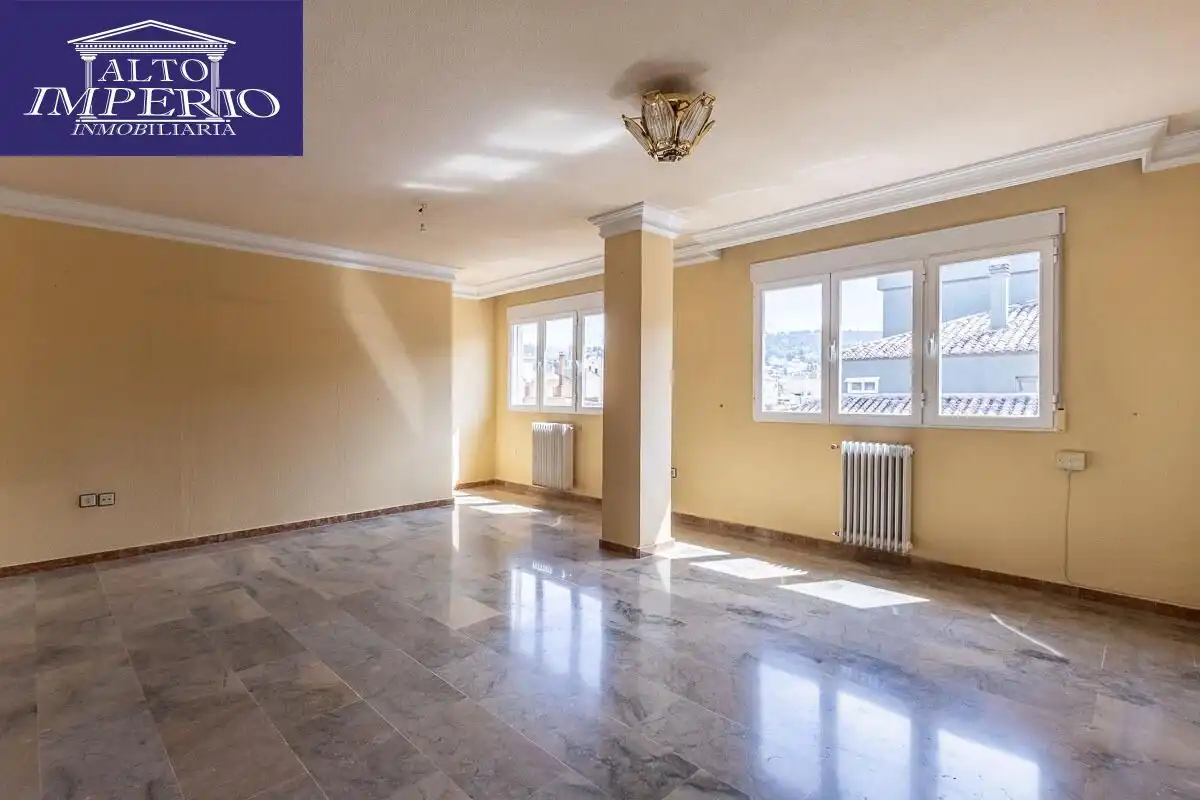 Piso con ascensor en venta en Calle MARQUES DE MONDEJAR, imagen 2