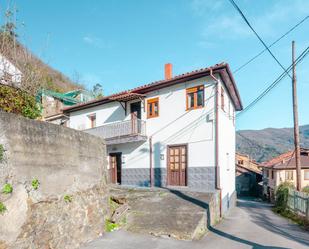 Vista exterior de Casa o xalet en venda en Aller amb Calefacció, Jardí privat i Terrassa