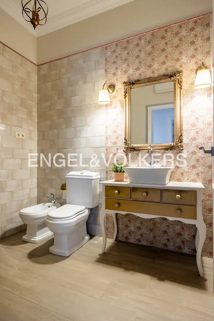 Baño de Finca rústica en venta en Lora del Río con Aire acondicionado, Calefacción y Jardín privado