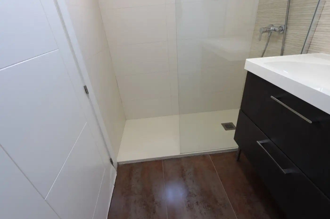Baño de Piso en venta en Cartagena con Aire acondicionado, Calefacción y Terraza