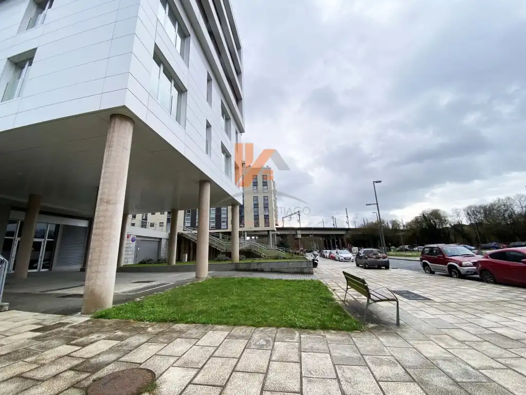 Vista exterior de Garatge en venda en Santiago de Compostela 