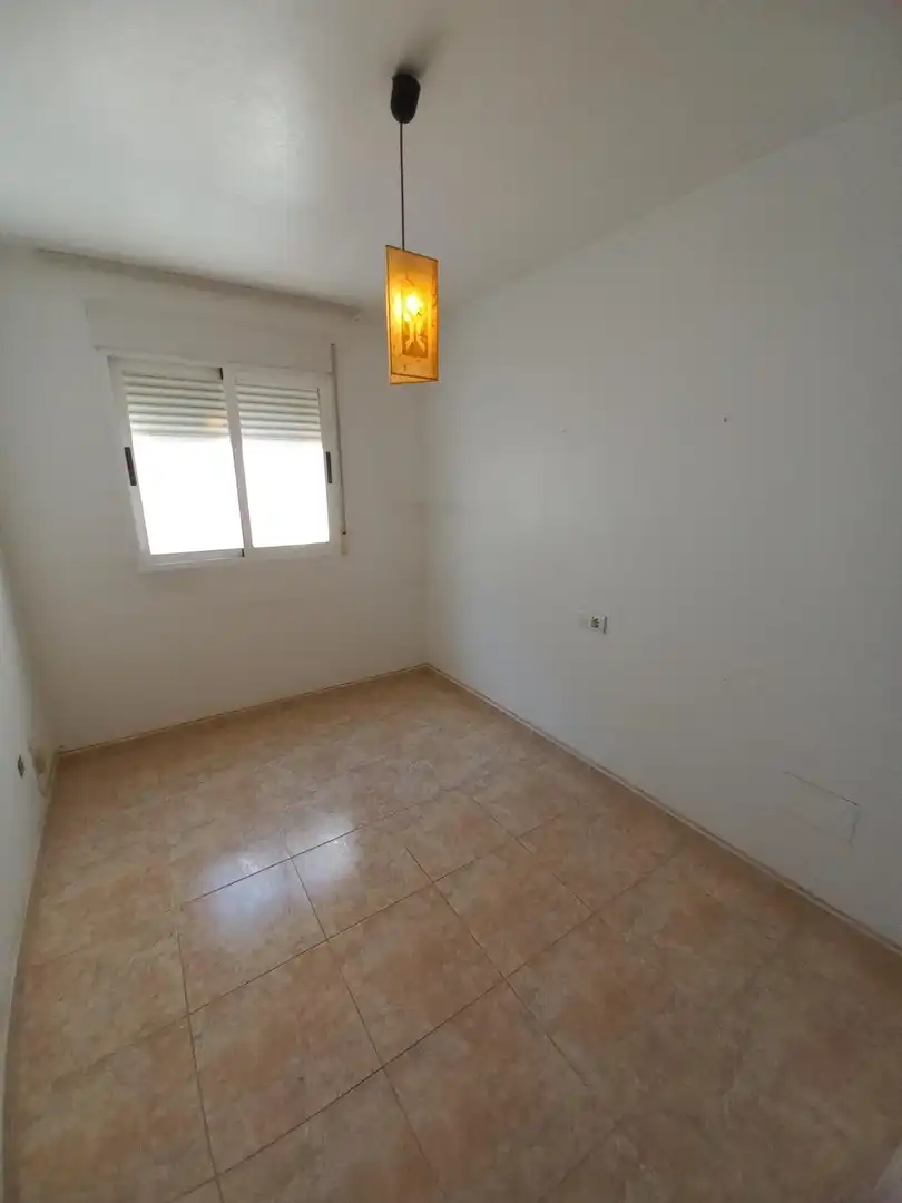 Habitación de Casa adosada en venta en Águilas con Aire acondicionado, Calefacción y Trastero