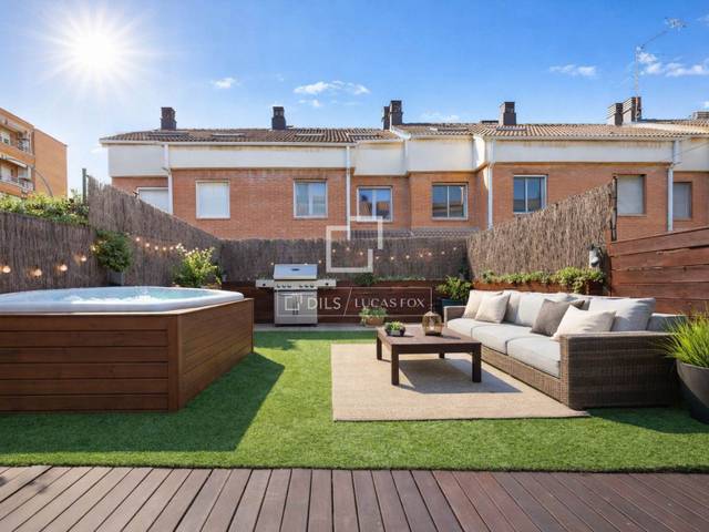 Casa-chalet en Venta en Centre