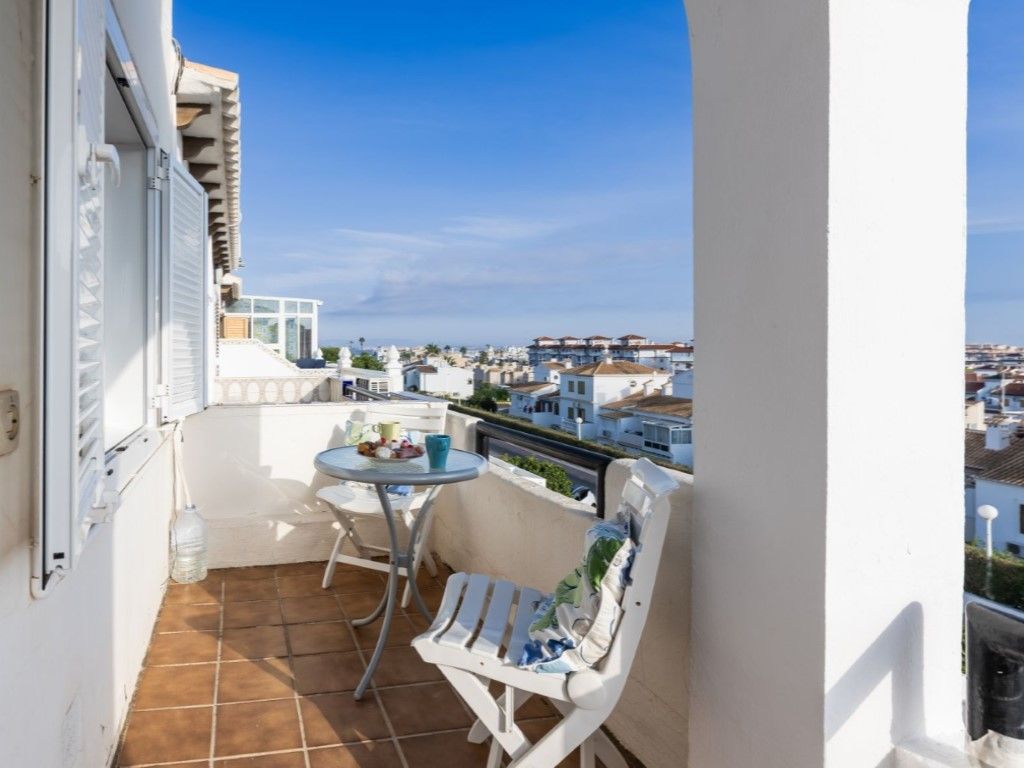 Terrassa de Apartament en venda en Torrevieja amb Jardí privat, Terrassa i Moblat