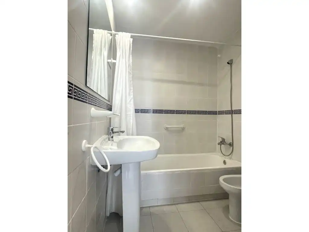 Baño de Apartamento en venta en Vera con Aire acondicionado, Terraza y Amueblado