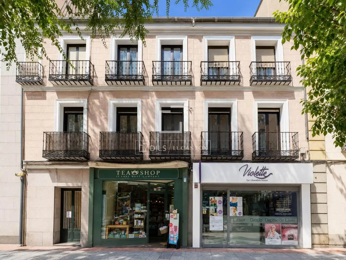 Vista exterior de Piso en venta en Madrid con Aire acondicionado y Balcón