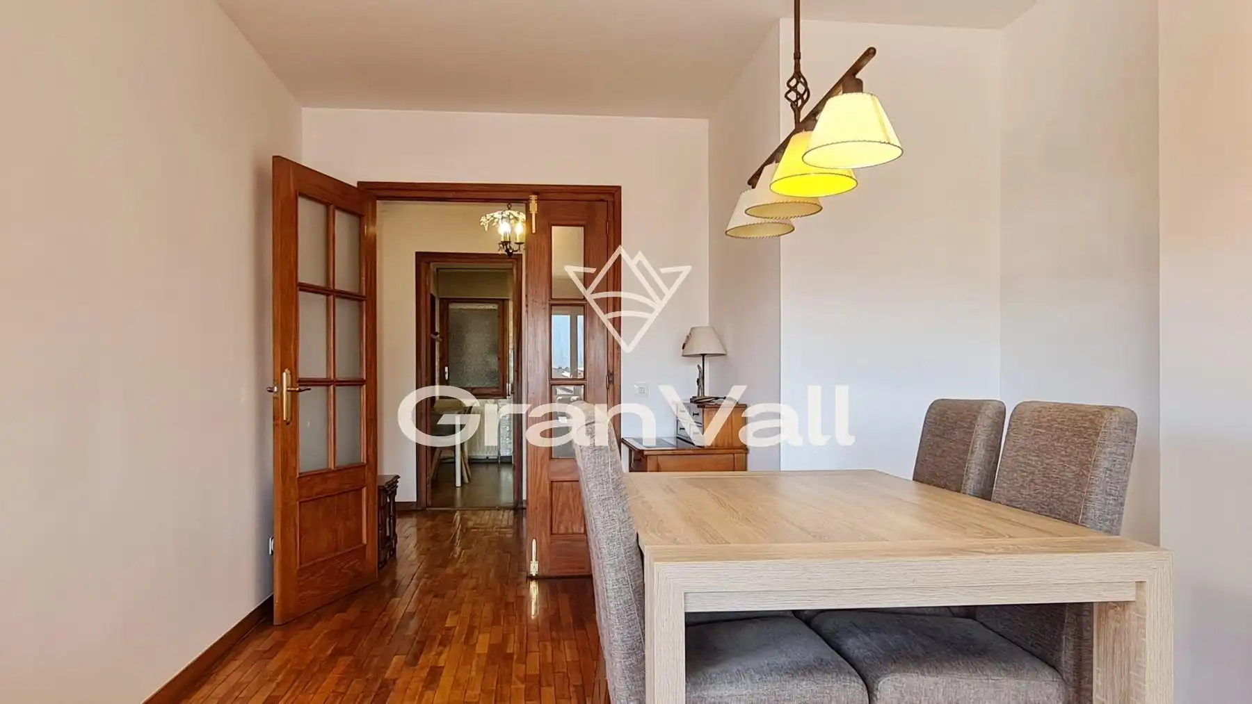 Menjador de Apartament en venda en Puigcerdà amb Calefacció, Parquet i Terrassa