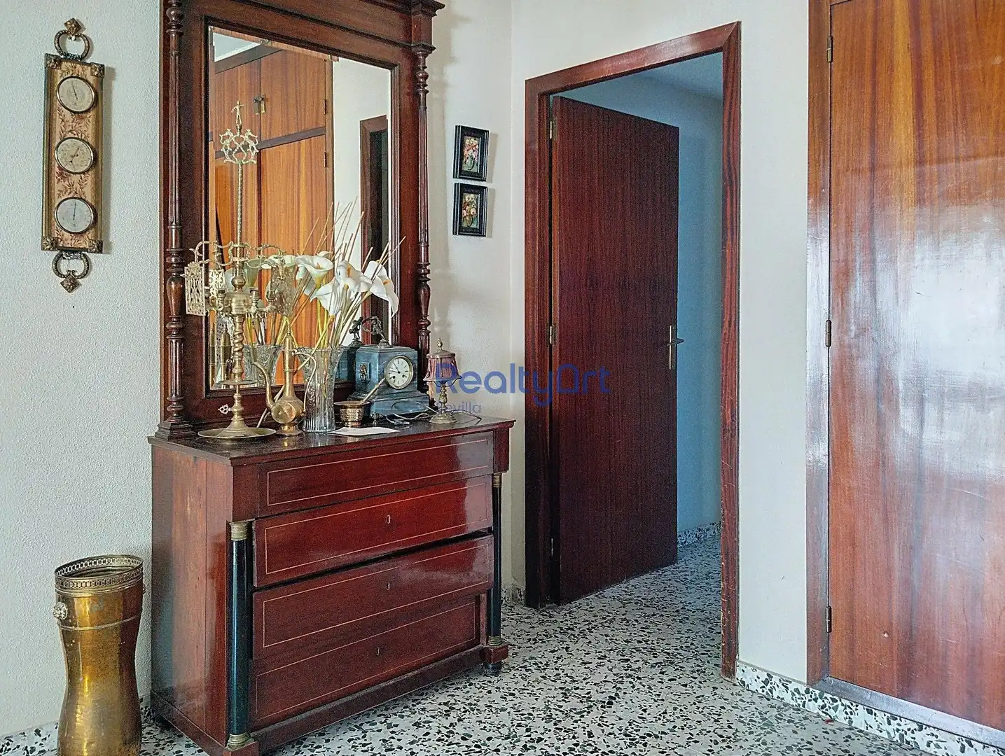 Flat for sale in Sevilla  with Air Conditioner