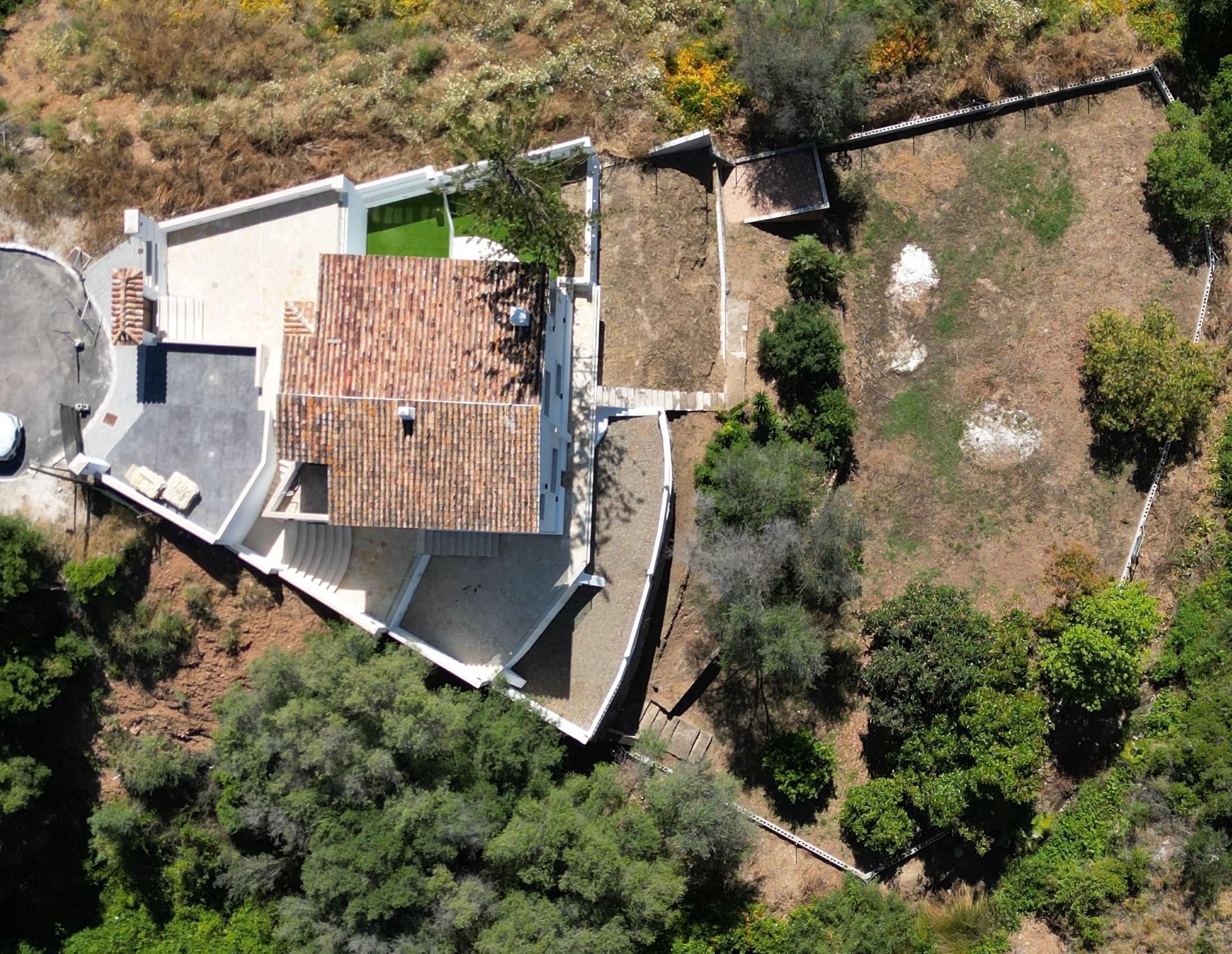 Vista exterior de Casa o xalet en venda en Marbella amb Calefacció, Jardí privat i Terrassa