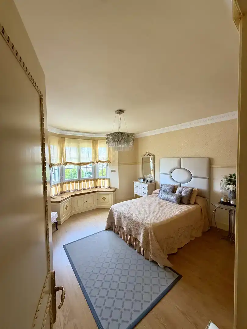 Dormitori de Casa o xalet en venda en Garray amb Jardí privat, Parquet i Piscina
