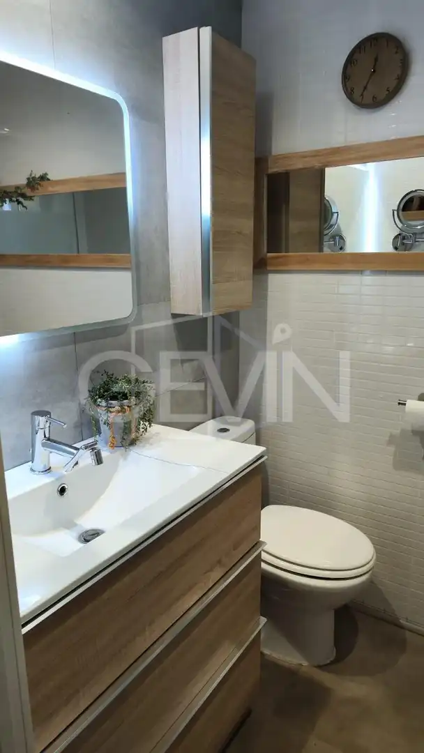 Baño de Piso en venta en Santa Perpètua de Mogoda con Calefacción, Trastero y Balcón