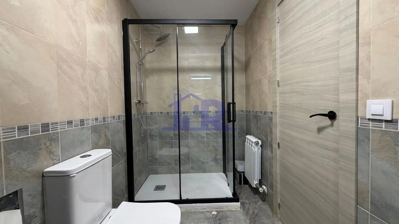 Baño de Piso en venta en Arcas del Villar con Calefacción y Trastero