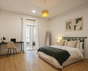 Bedroom of Apartment to share in  Barcelona Capital  with Balcony