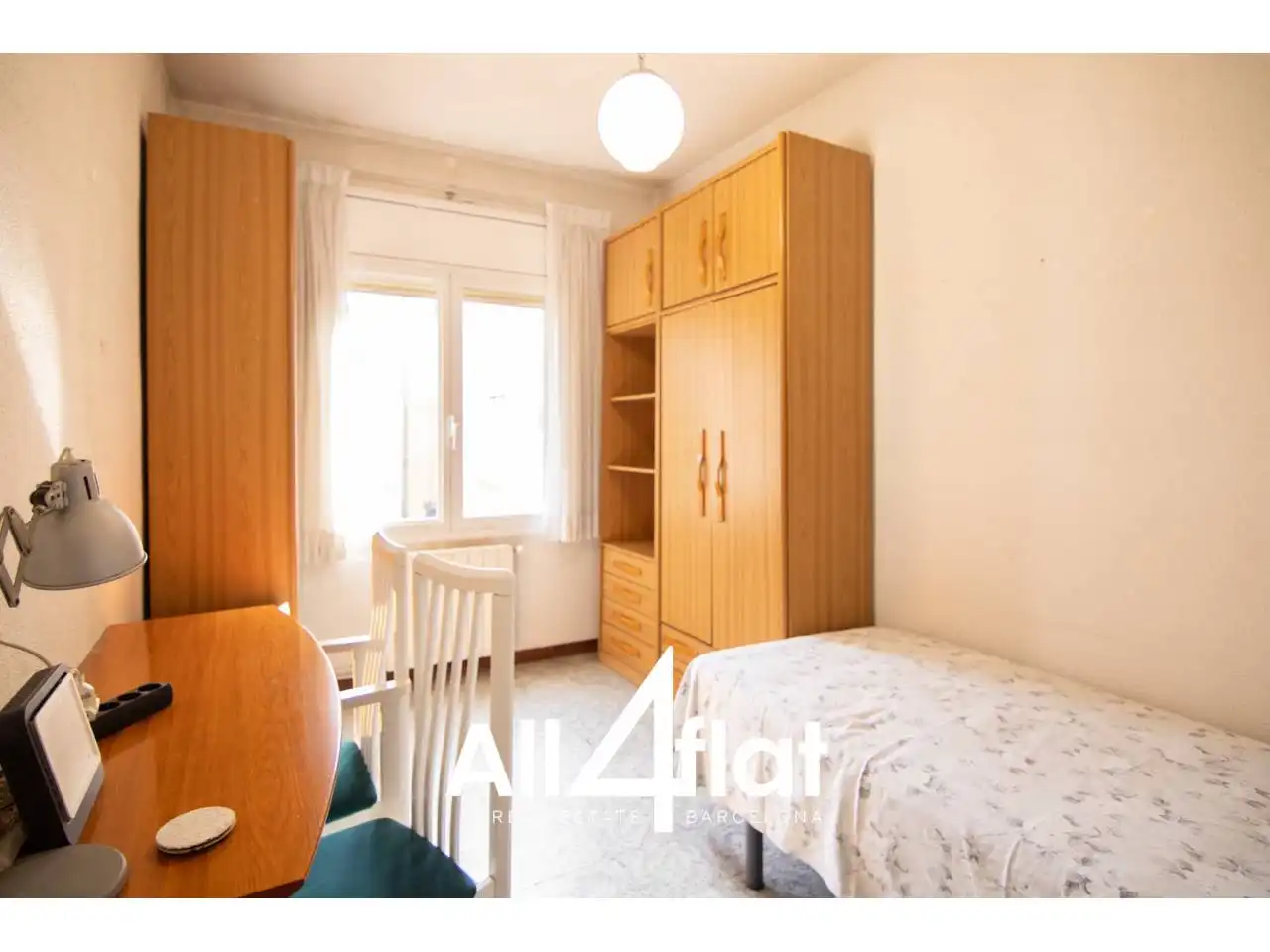 Bedroom of Flat for rent in Barcelona  with Air Conditioner, Parquet flooring and Furnished
