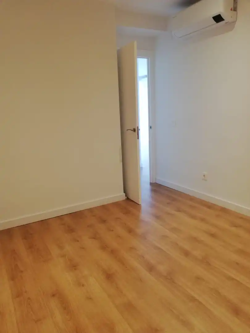 Habitación de Apartamento de alquiler en Málaga con Aire acondicionado, Calefacción y Amueblado