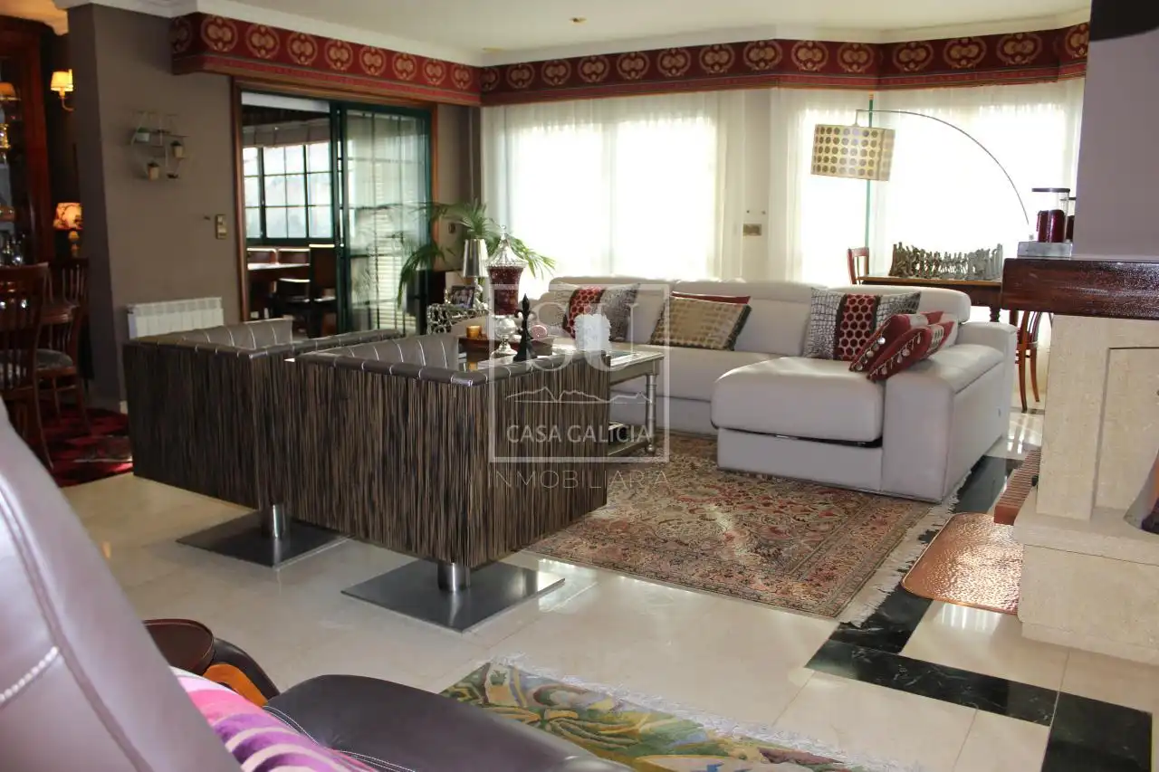 Sala de estar de Casa o chalet en venta en Vigo  con Calefacción, Jardín privado y Parquet