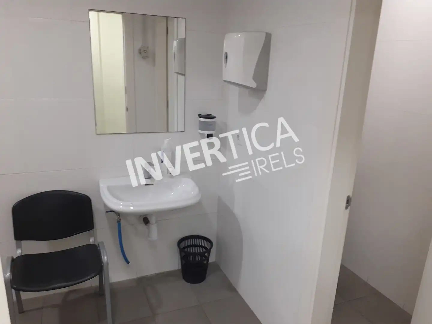 Bathroom of Industrial buildings for sale in Barcelona