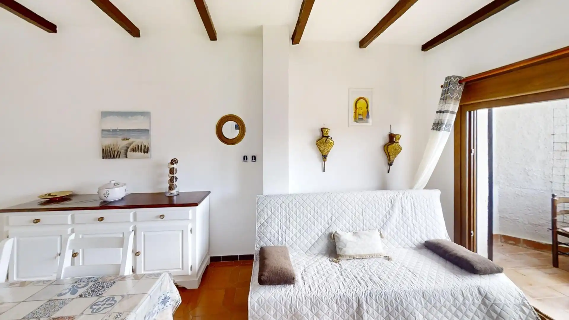 Sala d'estar de Apartament en venda en Empuriabrava amb Jardí privat, Terrassa i Moblat