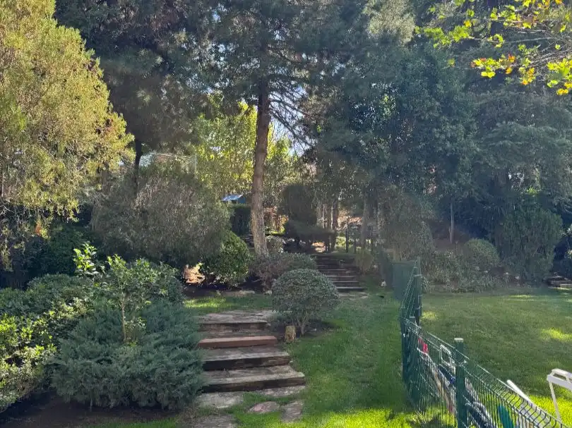 Jardí de Pis en venda en  Madrid Capital amb Aire condicionat, Terrassa i Piscina
