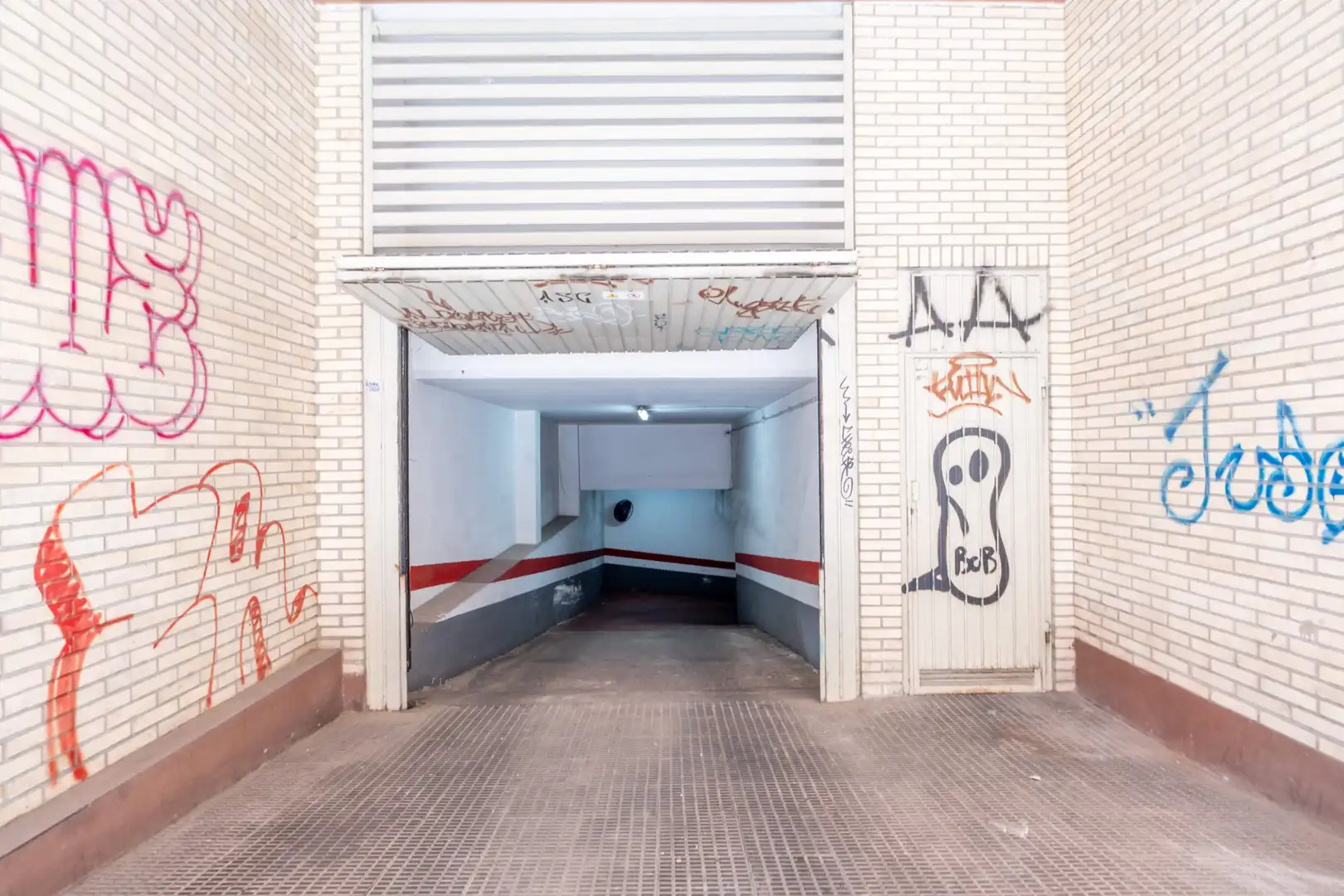 Parkplatz von Wohnung zum Verkauf in Zaragoza mit Klimaanlage, Heizung und Terrasse