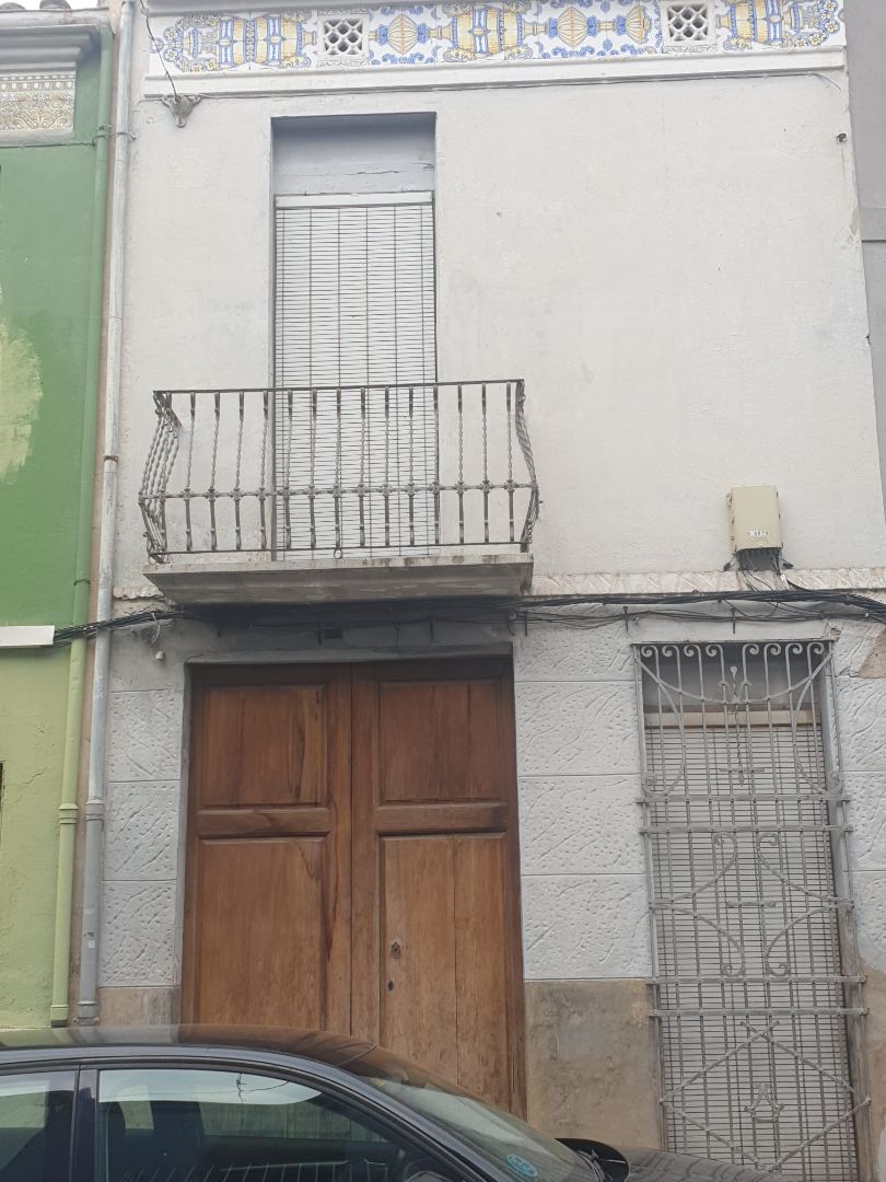 Vista exterior de Casa adosada en venta en Vila-real con Balcón