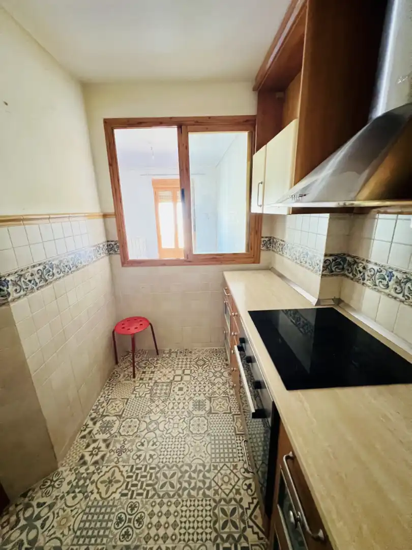 Kitchen of Flat for sale in Zaragoza  with Heating, Oven and Washing machine