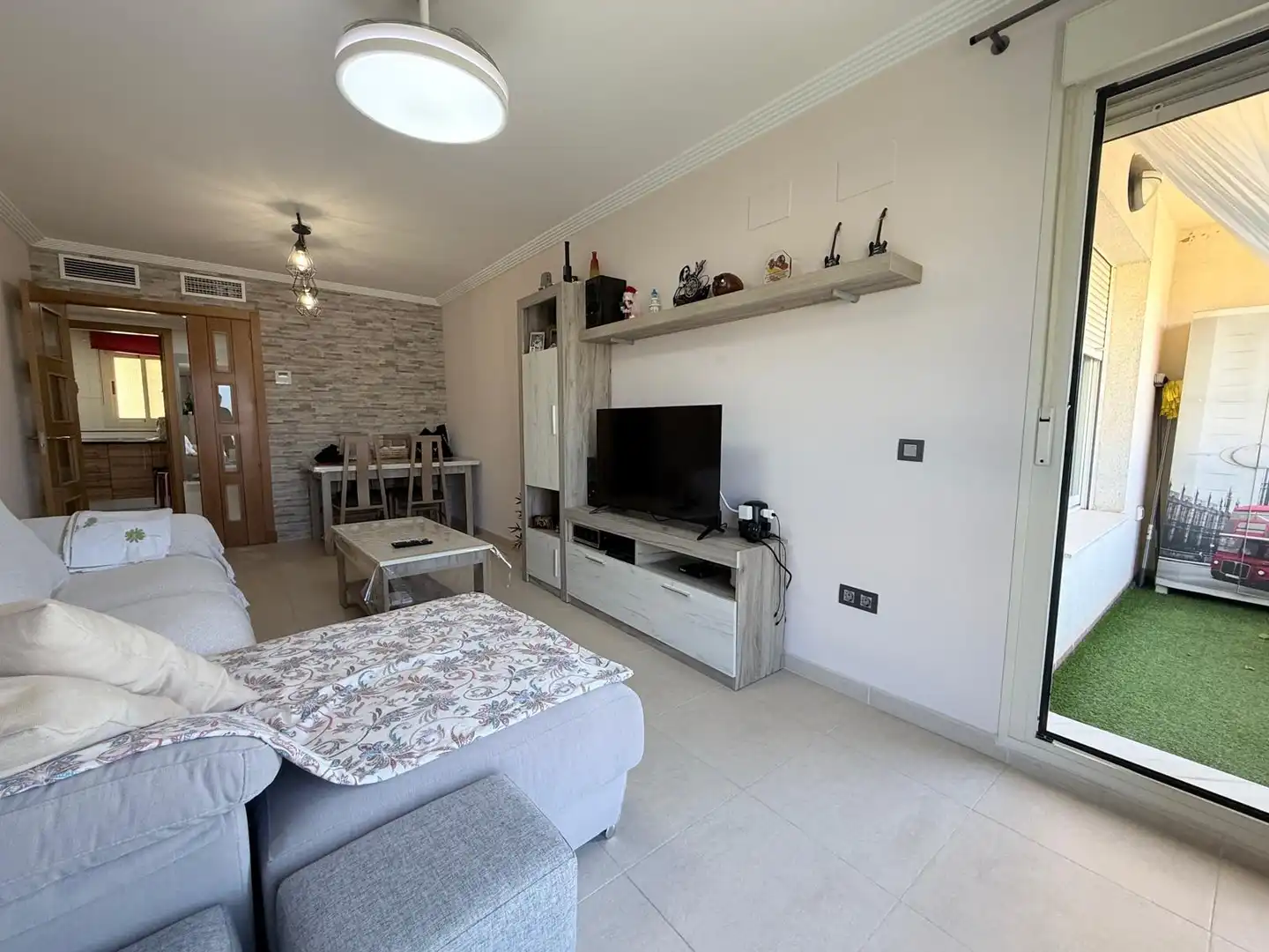 Piso con piscina en venta en Torre del Mar, imagen 3