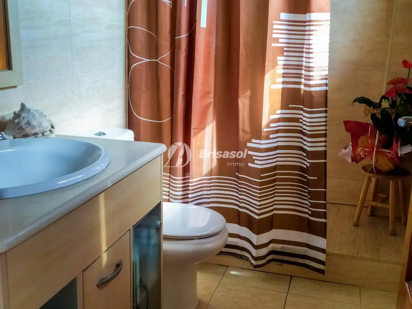 Baño de Casa adosada en venta en Cambrils con Aire acondicionado, Calefacción y Jardín privado