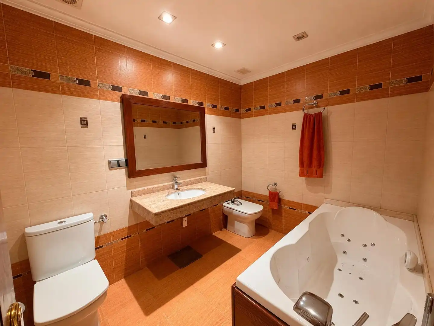 Bathroom of Flat for sale in Enguera  with Air Conditioner, Heating and Terrace
