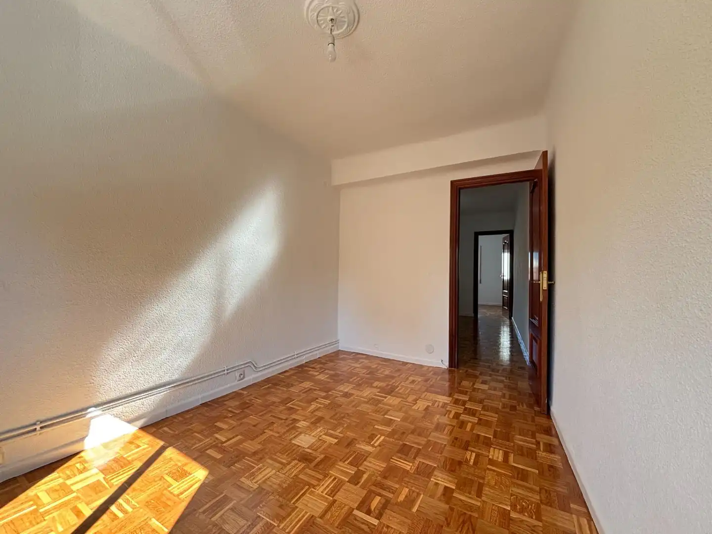 Bedroom of Flat for rent in Madrid  with Heating, Terrace and Alarm