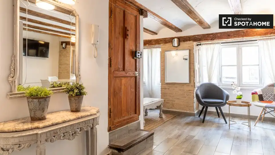 Flat with terrace to rent in L'Eixample
