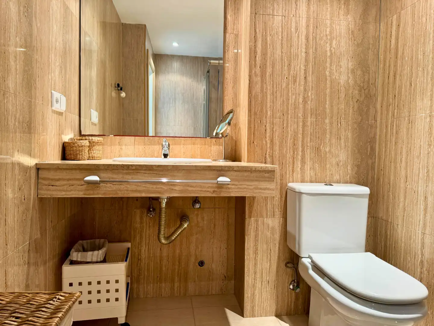 Badezimmer von Wohnungen zum Verkauf in Arrecife