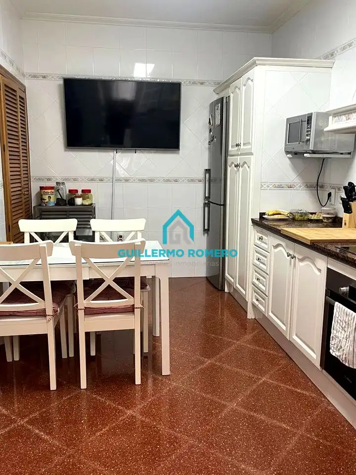 Kitchen of Houses for sale in La Puebla del Río  with Air Conditioner