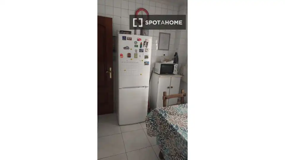 Cuina de Pis de lloguer en Santander amb Aire condicionat, Calefacció i Moblat