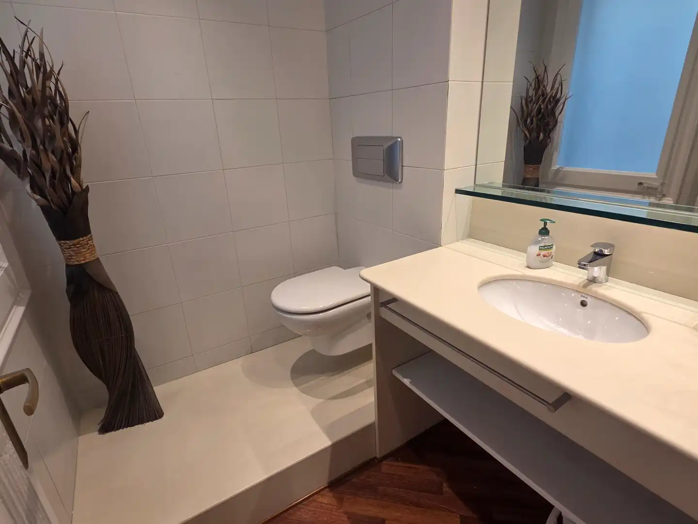 Bathroom of Attic for rent in Barcelona  with Air Conditioner, Heating and Parquet flooring