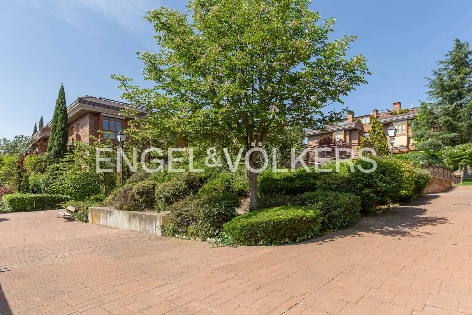 Exterior view of Apartments for rent in Madrid  with Air Conditioner, Heating and Private garden