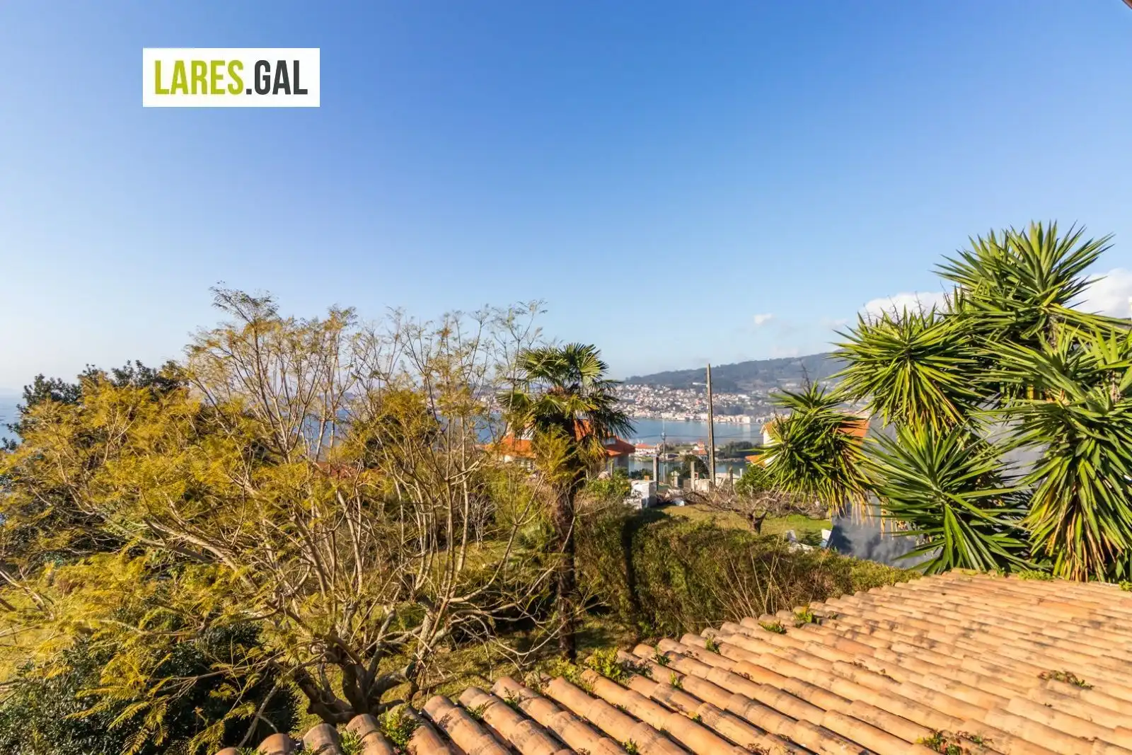 Vista exterior de Casa o xalet de lloguer en Moaña amb Calefacció, Terrassa i Moblat
