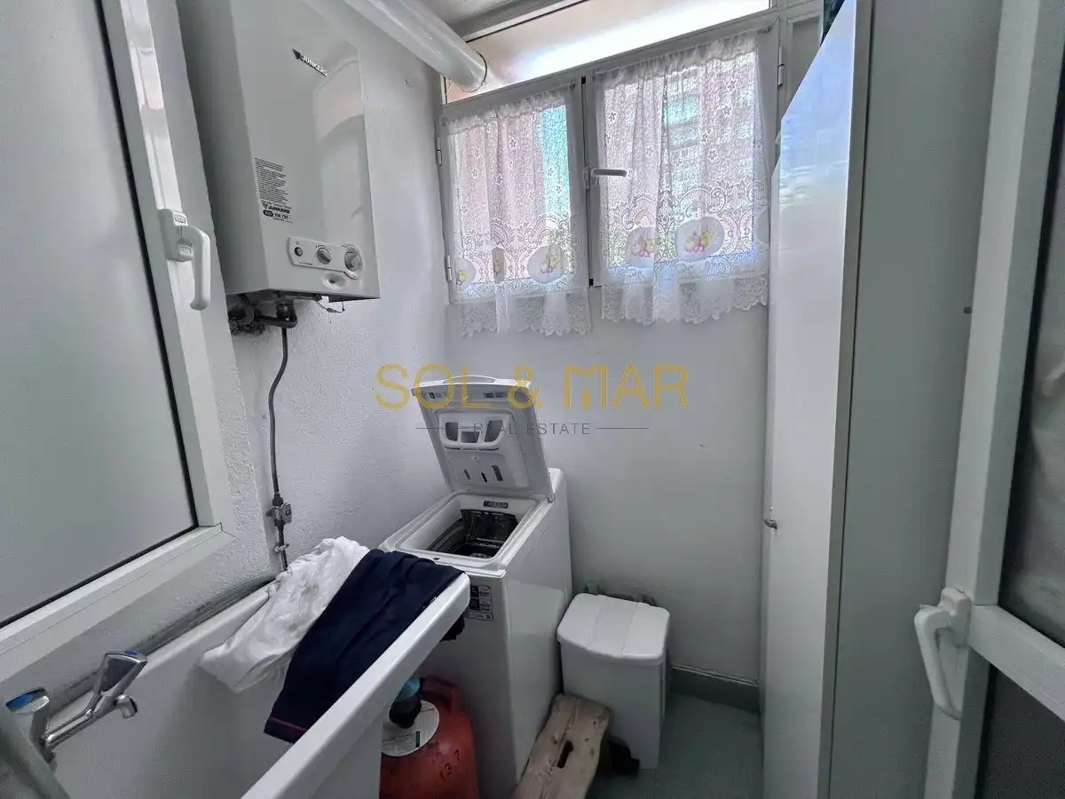Baño de Piso en venta en Torremolinos con Calefacción, Terraza y Amueblado